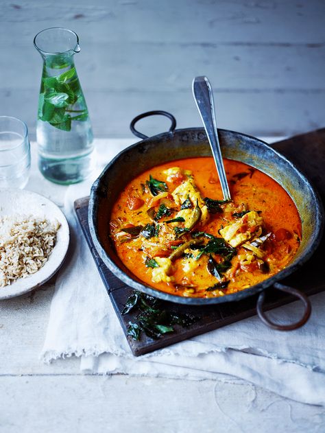 Fish curry recipe | Jamie magazine recipes Jamie Oliver Fish Curry, Monkfish Curry, Fish Curry Recipe, Jamie Oliver Recipes, Fish Curry, Idee Pasto Sano, Samosa, Jamie Oliver, Food Magazine