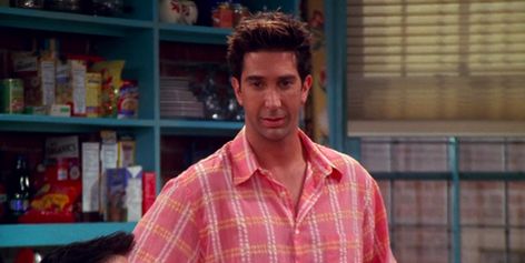 David Schwimmer as Ross in Friends season 8 'The One with the Red Sweater' Friends Season 8, Rachel Green Outfits, Now Is Good, Rachel Friends, Friends Reunion, Friends Scenes, David Schwimmer, Friends Cast, Ross Geller