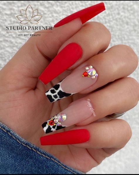 Red Cow Print Nails Acrylic, Red And Cow Print Nails, Red Cow Nails, Red Cow Print Nails, Red Nail Set, Beach Holiday Nails, Cute Red Nails, Cow Print Nails, Ideas Uñas