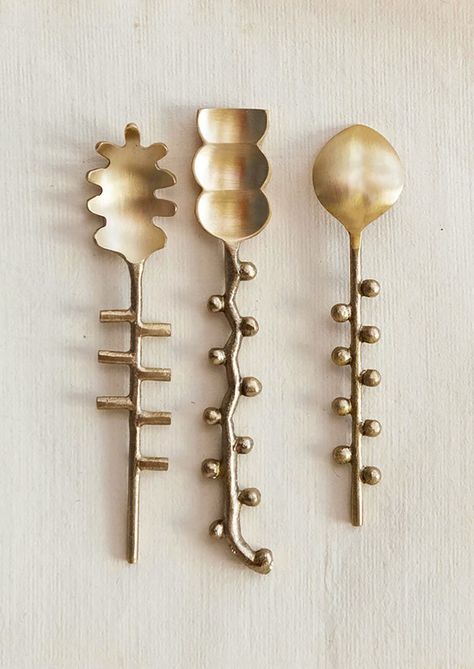 Three different shaped canape spoons in brass. Copper Measuring Spoons, Cool Objects To Buy, Air Dry Sculpture, Unique Spoons, Kitchen Utensils Design, Unique Utensils, Spoon Feeding, Long Spoon, Kitchen Materials