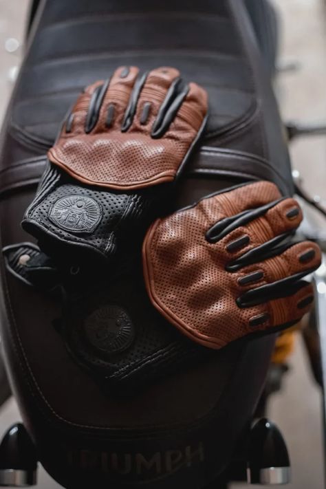 Goldtop Predator Gloves Review » Renchlist Summer Motorcycle, Summer Gloves, Leather Motorcycle Gloves, Gloves Vintage, Retro Motorcycle, Mens Gear, Motorcycle Gloves, Riding Gear, Motorcycle Gear