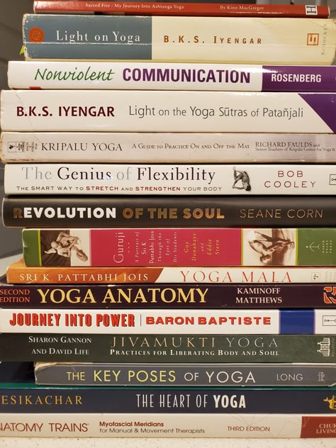 Books On Yoga, Yoga Teacher Training Books, Yoga Books Reading Lists, Yoga Teacher Aesthetic, Spiritual Books To Read, Yoga Nook, Books Recs, Yoga Reading, Yoga Teacher Resources