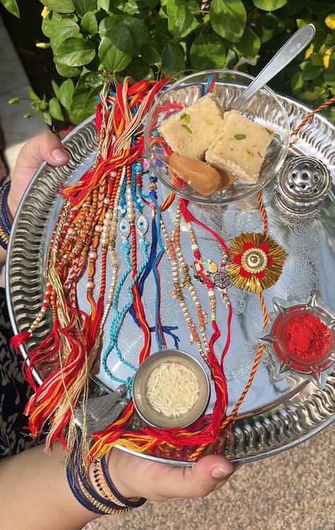 Pooja ke Thali - Raksha Bandhan Rakshabandhan Thali Decoration, Raksha Bandhan Aesthetic, Ahmedabad Snap, Raksha Bandhan Thali, Wallpapers Calming, Strike Ideas, Brother Sister Poses, Classic Elevation, Blurred Aesthetic