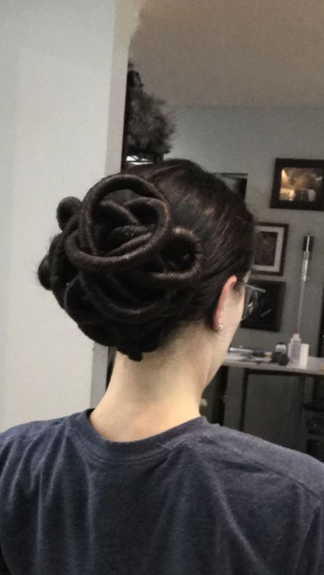 hair piece Amidala Hairstyles, Padme Amidala Hairstyles, Padme Hairstyles, Padme Hair, Star Wars Padme Costume, Padme Amidala Cosplay, Padme Costume, Halloween Parejas, Star Wars Padme