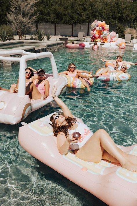 Slim Aarons Palm Beach, Palm Springs Bachelorette Aesthetic, Vintage Palm Springs Bachelorette, Palm Springs Theme Bachelorette, Pool Party Hen Do, Summer Bachelorette Themes, Palm Springs Bachelorette Theme, Pool Bachelorette Party Ideas, Pool Party Bachelorette Ideas