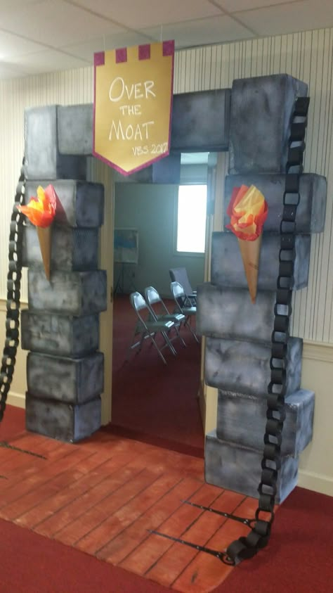 Boxes around the entrance of WAC to look like stone? Kingdom Vbs, Viking Party, Knight Party, Medieval Decor, Medieval Party, Castle Decor, Vbs Themes, Classroom Birthday, Dragon Birthday