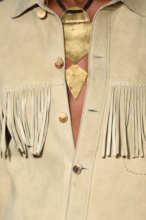 Details at Ralph Lauren RTW Spring 2017 [PHOTOS] Western Chic Outfits, Lauren Core, Urban Cowgirl, Core Wardrobe, Cowgirl Fashion, Style Bundle, Country Fashion Women, Rodeo Outfits, Country Fashion