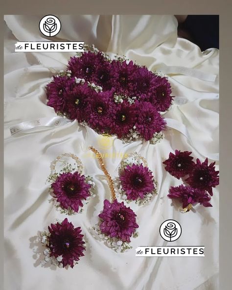 Fresh flowers jewelry Available in Lahore Pakistan Book your order now DM us or WhatsApp 03214714041 for more details #flowerjeweller #floralgajra #freshflowers #chrysanthemum #babysbreath #defleuristes #foryoupage #fypシ #flowersofinstagram #foryou #flowers #trending #instapost Fresh Flower Jewelry, Bengali Bride, Small Business Plan, Flowers Jewelry, Chrysanthemum Flower, Lahore Pakistan, Fancy Jewelry, Flower Jewellery, Business Plan