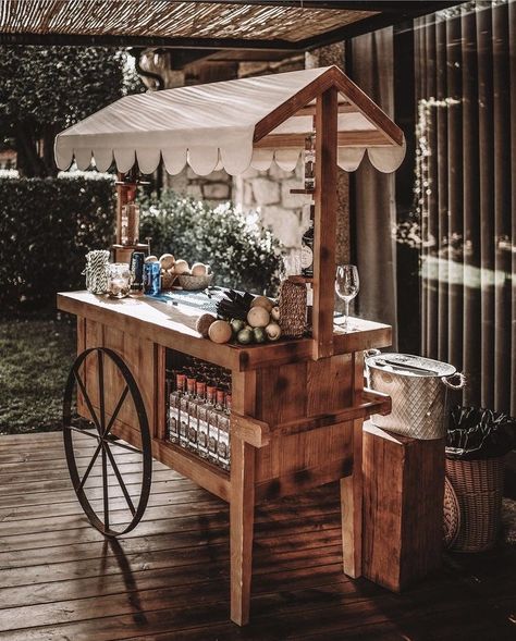 Vendor Cart, Woodworking Projects Ideas, Gerobak Dorong, Wooden Cart, Sweet Carts, Deco Champetre, Food Cart Design, Candy Cart, Decor Studio