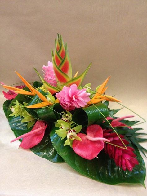 Tropical Flower Arrangements Wedding, Tropical Wedding Centerpieces, Tropical Centerpieces, Tropical Floral Arrangements, Tropical Flower Arrangements, Tropical Wedding Flowers, Ikebana Flower Arrangement, Church Flower Arrangements, Creative Flower Arrangements