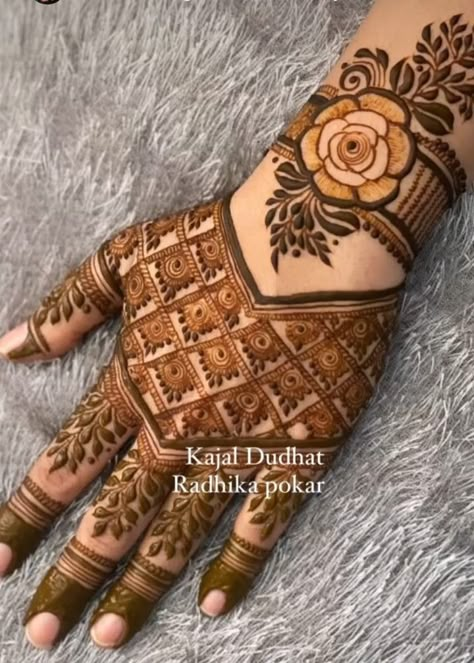 Mehndi Designs Fingers, Rose Mehndi Designs, Mehndi Designs For Kids, Circle Mehndi, Very Simple Mehndi Designs, Simple Mehndi Designs Fingers, Full Mehndi Designs, Engagement Mehndi Designs, Unique Mehndi