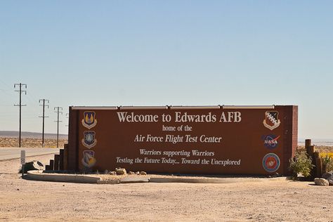 Edwards Air Force Base, CA spent almost 4 years of my life here. Got married in 1974. Wife enjoyed out here as well. Edwards Air Force Base, Plane Spotting, Military Bases, Desert Life, Air Force Base, Base Image, Air Force Bases, Mojave Desert, Military Base