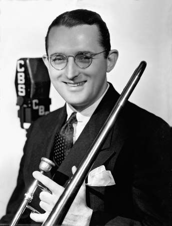 Tommy Dorsey in 1935. Tommy Dorsey, Hollywood Music, Blues Musicians, Jazz Art, Jazz Artists, Mind Control, The Music Industry, Louis Armstrong, Jazz Band