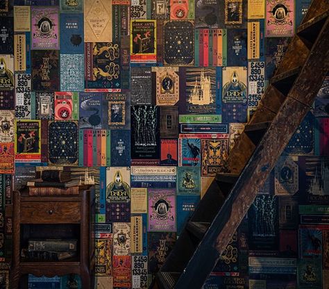 I'm Siriusly Loving This Harry Potter Wallpaper Collection — There's a Marauder's Map! Harry Potter References, Tapestry Wallpaper, Hogwarts Library, Books Wallpaper, Harry Potter Room Decor, Harry Potter Bedroom, Book Cover Artwork, Marauders Map, Images Harry Potter