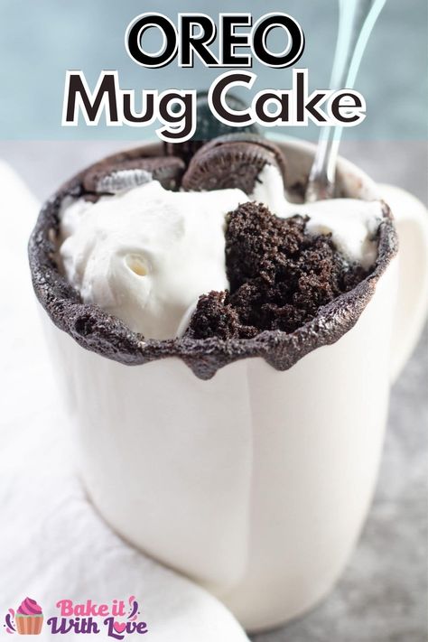 Dessert In A Mug, Vanilla Mug Cakes, Oreo Flavors, Easy To Make Desserts, Favorite Dessert Recipes, Oreo Dessert, Classic Cookies, Homemade Snacks, Quick Desserts