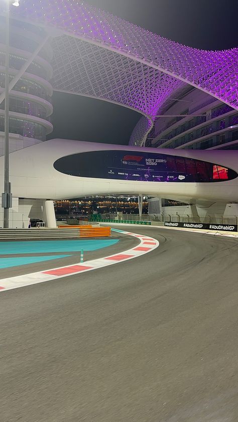 yas marina circuit at night #f1 #trucktourf1 #2022 Yas Marina Circuit F1, F1 Circuit, Yas Marina Circuit, F1 2022, Planet Coaster, Racing Circuit, Scuderia Ferrari, Under The Lights, Race Track