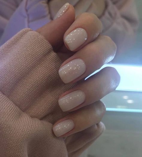 Image about style in nails slay 💅💖 by konstantinap2000 Milky Nails, February Nails, Minimal Nails, Her Nails, Neutral Nails, Minimalist Nails, Dream Nails, Classy Nails, Pretty Acrylic Nails