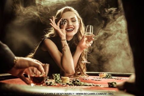 Win Casino, Play Online Casino, Casino Outfit, Photographie Portrait Inspiration, Poker Face, Casino Night, Casino Royale, Casino Sites, Online Casino Games