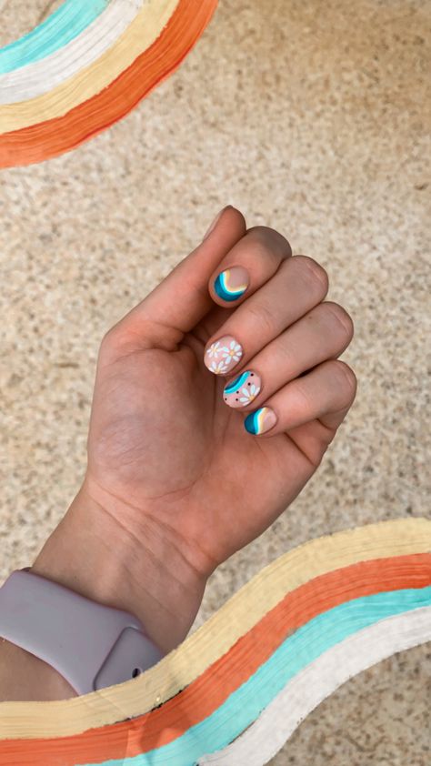 Spring Gel Manicure Short Nails, Grandma Nails Designs, Hippy Nail Designs, Short Hippie Nails, Hippie Nails Simple, Hippie Nail Designs, Fun Beach Nails, Nails 2023 Acrylic, Hippie Nail Art