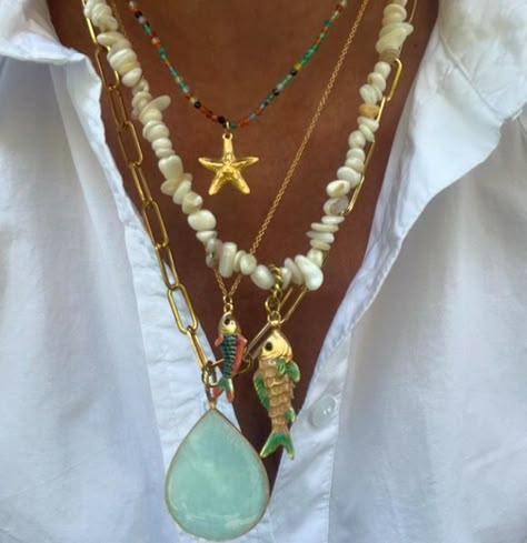 Layered Hippie Necklaces, Island Aesthetic, Island Jewelry, Diy Jewelry Display, Aesthetic Jewelry, Hippie Necklace, Handmade Fashion Jewelry, Summer Bracelets, Jewelry Essentials