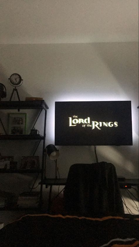 lord of the rings movie marathon Lotr Movie Marathon, Lotr Movie Night, Lord Of The Rings Movie Night, Movie Marathon Aesthetic, Lord Of The Rings Marathon, Lotr Marathon, Lord Of The Rings Aesthetic, Morgan Core, Lord Of The Rings Movie