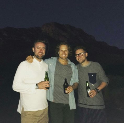 New pictures of Sam Heughan in South Africa See another pic after the jump Sam Heughan Girlfriend, Sam Heughan Gay, Je Suis Prest, Sam Hueghan, Sam Heugan, Outlander Claire, Outlander Cast, Outlander Casting, Sam And Cat