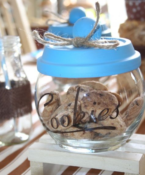 Tutorial to make cookie jar favors ~ adorable for a cookies and milk party! #stylishkidsparties Diy Cookie Jar, Monster Centerpieces, Diy Gifts In A Jar, Monster Baby Showers, Cookies Party, Cookie Monster Party, Sweet Milk, Cookie Monster Birthday, Cookies Theme