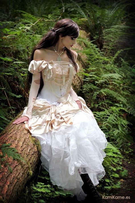 Sarah, Labyrinth Cosplay Labyrinth Costumes, Draw Outfits, Labyrinth Cosplay, Steampunk Wedding Themes, Sarah Labyrinth, Labyrinth Ball, Steampunk Wedding Dress, Tale Dress, Spooky Things