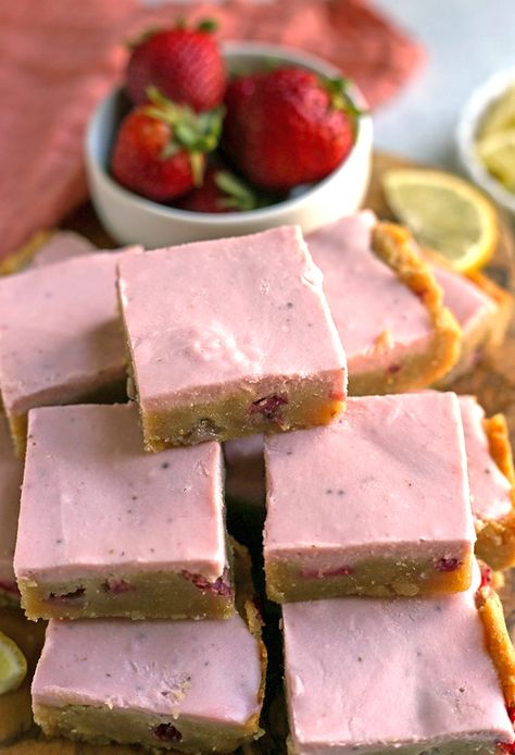 Paleo Strawberry Dessert, Paleo Strawberry Recipes, Strawberry Lemon Bars, Paleo Lemon Bars, Whole30 Snacks, Paleo Bars, Paleo Recipies, Best Paleo Recipes, Change Time