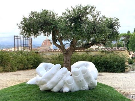 ‘Give’ by Lorenzo Quinn is unveiled at The Uffizi Gardens, Florence | Halcyon Gallery Lorenzo Quinn, N Images, Art In The City, Marble Carving, Giving Tree, Unicorn Poop, The Giving Tree, Cement Art, Uffizi Gallery