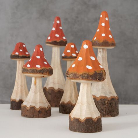 Wood Carved Mushrooms, Whittled Mushroom, Wood Mushrooms, Autumn Mushrooms, Wooden Mushrooms, Acorn Decorations, Whittling Projects, Wood Yard Art, Mushroom Crafts