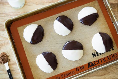 Black and White Cookies Black White Cookies, Black And White Cookie Recipe, White Cookies, Peppermint Cream, Black And White Cookies, Freezer Jam, White Cookie, Kinds Of Cookies, Chocolate Glaze