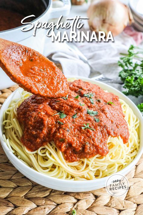 This Spaghetti Marinara is a simple, made-from-scratch sauce you'll be making again and again. This Pasta Marinara requires just a few basic ingredients, takes a quick 10 minutes to prep, and yields the most flavorful Marinara Pasta Recipe. Serve this Marinara Sauce over spaghetti, spoon it over another type of pasta, use it as a dip, or enjoy it in another recipe that calls for marinara. The possibilities are endless! Spaghetti Marinara Recipe, Best Homemade Marinara Sauce, Spaghetti Marinara, Marinara Pasta, Asian Steak Bites, Type Of Pasta, Creamy Pasta Bake, Pasta Marinara, Homemade Marinara Sauce