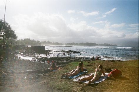 film photos - film camera - vintage photos - hawaii - hawaii film - aesthetic - vacation - travel aesthetic Camcorder Aesthetic, Shy Kids, This Side Of Paradise, Aesthetic Vacation, Camera Vintage, Film Photos, Paradise On Earth, Gal Pal, Sweet Summer