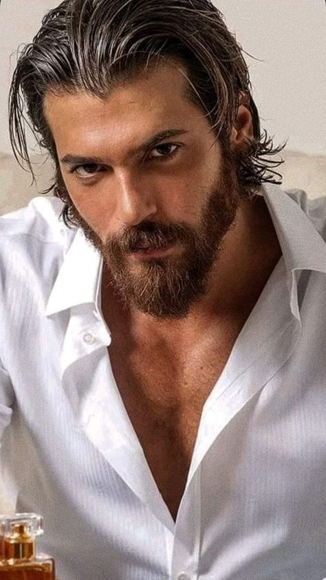 Can Yaman Wallpaper, Couples Icons Aesthetic, Canyaman Actor, Cam Yaman, Beard Hairstyle, Awesome Beards, Turkish Men, Can Sanem, Italian Men