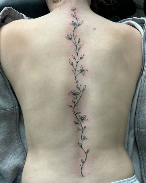 Vines winding down the spine🌸 Artist: Khang ......................... #blackandgreyartist #inked #blackandgreyink #inkedup #tattoodesign #tattooing #tattooartist #tattoos #Iowa #blackandgreytattoo #hotspottattoo #tattoo #tattooart #inkedlife #iowacity #tattooideas #tattoolife #tattooinspiration #tattooed #tattooshop #spinetat #spinetatt #spinetattoo Tree Branch Spine Tattoo, Vine Spinal Tattoo, Spine Tattoos Vine, Leafy Spine Tattoo, Vine Tattoo On Spine, Vine Tattoo Back, Vine Spine Tattoo, Tattoo Down Spine, Spinal Tattoo