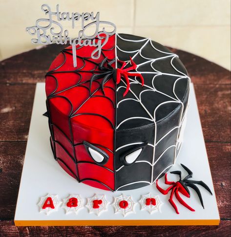 Black Spiderman Birthday Cake, Spiderman Cake For Boys, Black Spiderman Cake, Spider Man Cake Ideas, Spiderman Cake Birthday, Birthday Cake Spiderman, Pastel Spiderman, Spiderman Cake Ideas, Spiderman Cakes