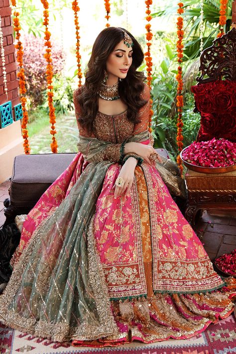 Aisha Imran. Gulnaz Mehendi Outfits For Bride, Mehndi Dress For Bride, Mehendi Dress, Pakistani Mehndi Dress, Tissue Dupatta, Asian Wedding Dress Pakistani, Mehndi Outfit, Bridal Mehndi Dresses, Nikah Dress