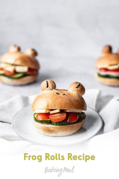 Bring the fun back to lunchtime with this adorable Juliet Sear bread roll recipe. Bento lunchboxes are a hot trend right now and whilst they might be a tad tricky, these frog bread rolls are sure to bring a smile to anyone who finds these in their lunchbox. Frog Bread Recipes, Frog Shaped Food, Frog Pizzas, Cottagecore Lunch Recipes, Frog Food Ideas, Frog Themed Food, Bread Animals, Frog Bread, Bread Roll Recipe