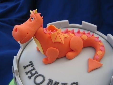 How to Make a Baby Dinosaur Triceratops in Fondant - Cake Decorating Tutorial - YouTube Knight Cake, Dinosaur Triceratops, Dragon Cakes, Dragon Cake, Cake Topper Tutorial, Baby Dinosaur, Dinosaur Cake, Fondant Tutorial, Modeling Chocolate