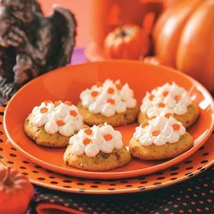 Honey-Date Pumpkin Cookies Easy Pumpkin Cookies, Date Honey, Pumpkin Cookies With Cream Cheese, Honey Cookies Recipe, Pumpkin Cookies Recipe, Pumpkin Cookies Easy, Cookies With Cream Cheese Frosting, Cookies With Cream Cheese, Sweets Bar