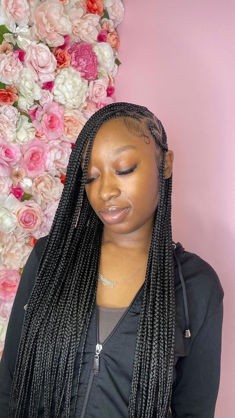 Side Part Braids With Heart, Side Part Heart Braids, Heart On Side Knotless Braids, Braids With Hearts On The Side, Knotless Side Part Box Braids, Knotless Box Braids With Heart On Side, Knotless With A Heart On The Side, Small Knotless With Heart On The Side, Knotless Braids With Design On Side