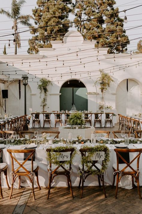 outdoor party #style Oud Hollywood, Outdoor Reception, Wedding Goals, Wedding Guide, Wedding Cake Designs, Junebug Weddings, Wedding Dreams, Simple Weddings, Wedding Themes