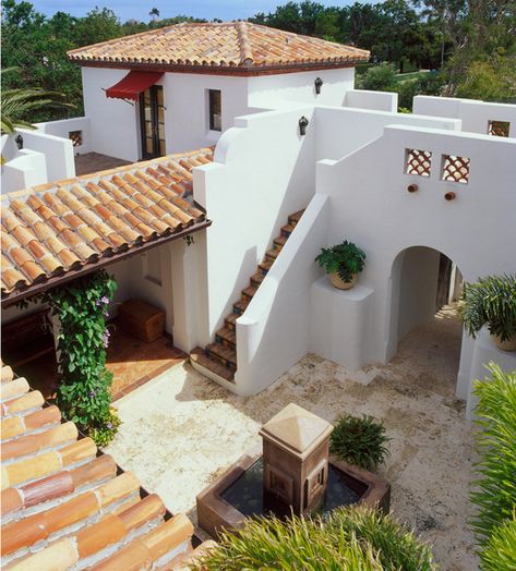 North Bay Road Residence - Mediterranean - Patio - Miami - by Jarosz Architect, P.A. | Houzz Modern Adobe House Exterior, Adobe House Exterior, Modern Adobe House, Modern Adobe, Farm Resort, Spanish Courtyard, Mediterranean Exterior, Urban Homes, Mediterranean Architecture