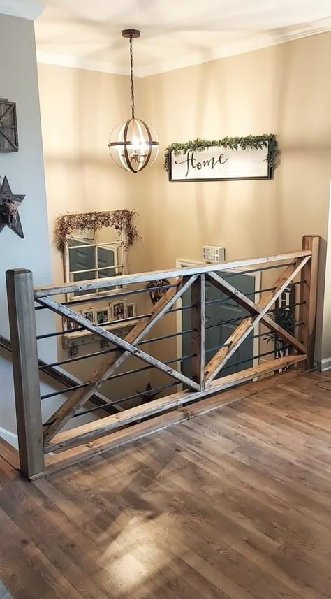 Loft Railing, Stairs Renovation, Split Foyer, Cheap Ideas, Casa Country, Candy Land Christmas Decorations, Candy Land Christmas Tree, Diy Stairs, Diy Candy