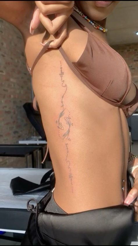 Petite Tattoos, Spine Tattoos For Women, Tattoos For Black Skin, Pretty Tattoos For Women, Dope Tattoos For Women, Classy Tattoos, Small Hand Tattoos, Cute Tattoos For Women, Discreet Tattoos