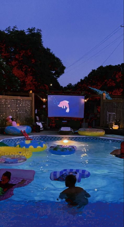 Pool And Movie Party, Pool Party 13th Birthday, 15 Birthday Pool Party Ideas, Projector Pool Party, Swimming Pool Movie Night, Pool Party Movie Night, Pool Movie Party, High School Pool Party, Pool Birthday Party Aesthetic