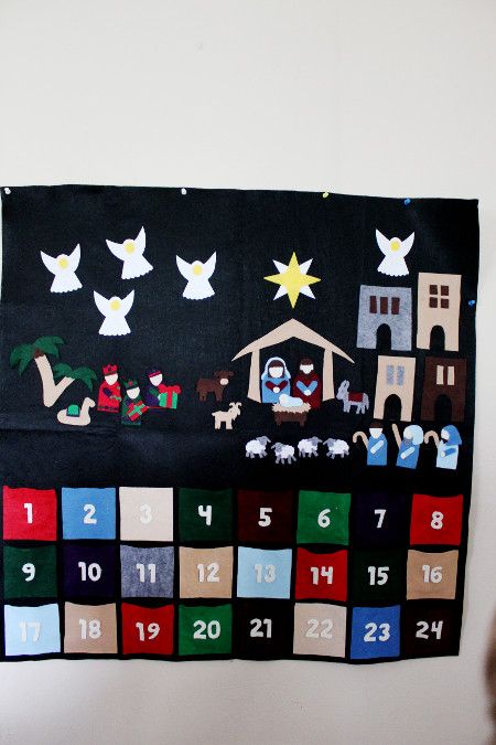 How to make a felt Nativity scene for advent, Christmas countdown, Sunday School teaching or other toddler project! Christmas Countdown Kids, Advent Calendar Felt, Felt Nativity, Nativity Advent, Nativity Advent Calendar, Cool Advent Calendars, Fabric Advent Calendar, Advent Calendar Christmas, Christmas Stocking Hangers