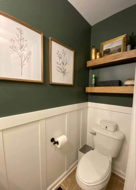 Half Bath Green Walls, Bathroom Green Panelling, Green Accent Wall Powder Room, Hunter Green Small Bathroom, Small Bathrooms Colour Ideas, Toilet Inspo Bathroom Ideas, Small Bathroom Dark Green Walls, Cloakroom Design Ideas, Green Bathroom With Wainscotting