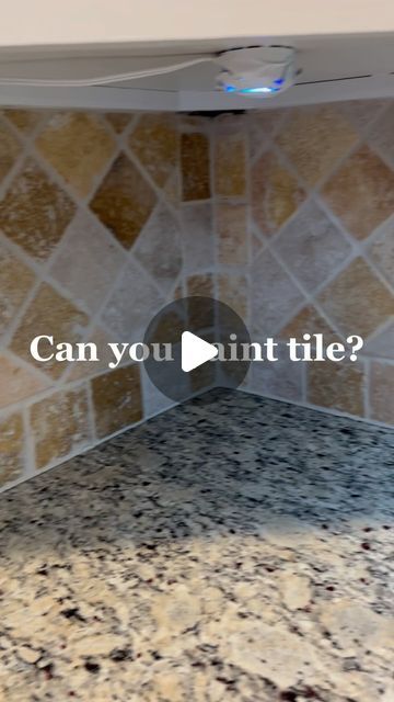 Diy Stone Backsplash, Brown Kitchen Tiles, Textured Tile Backsplash, Can You Paint Tile, Painting Tile Backsplash, Painting Over Tiles, Travertine Backsplash Kitchen, Travertine Tile Backsplash, Painting Kitchen Tiles